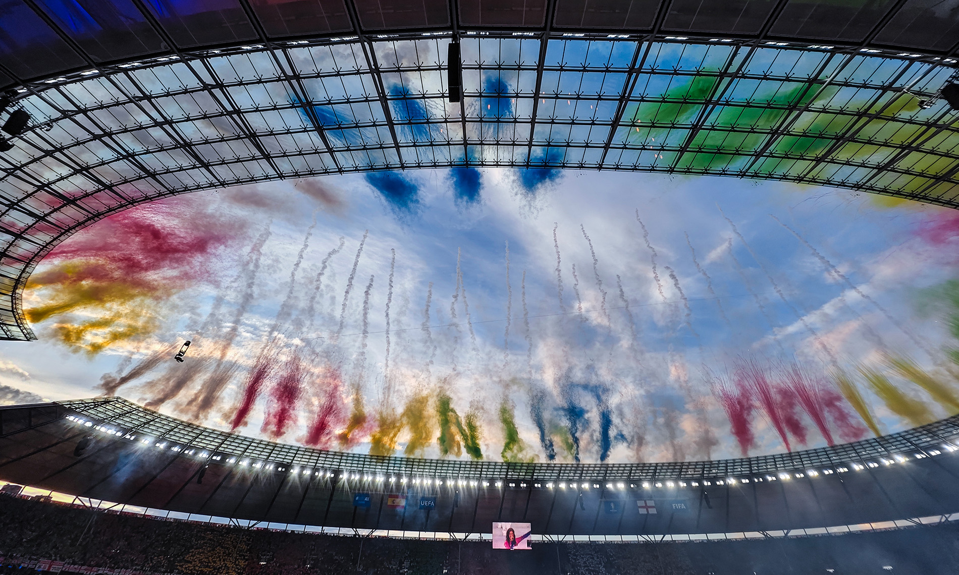 vivo V30 Series Captures Meaningful Moments at UEFA EURO 2024™ Closing Ceremony