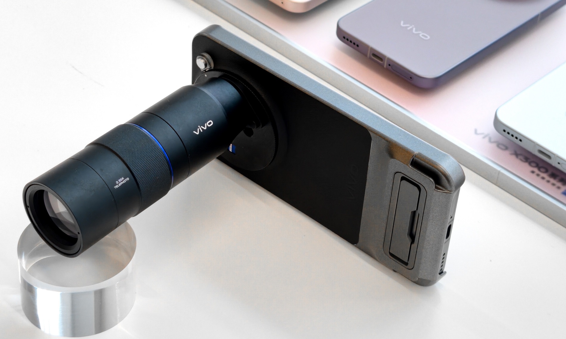 vivo X300系列熱銷領跑旗艦長焦市場 再推年終購機優惠捕捉演唱會、跨年、春節精彩時刻