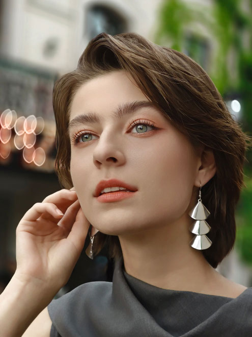 close-up portrait by vivo V40 Series with 100mm ZEISS camera