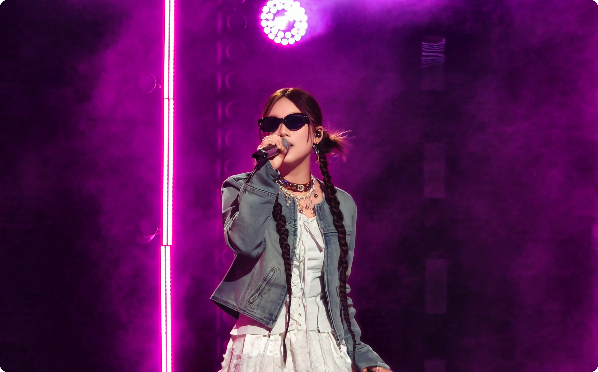 concert photography by vivo X200 Series with telephoto stage mode