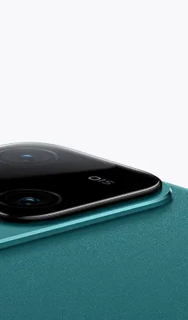 Oʻzgaruvchan rangli dizayndagi vivo V30 yashil rangda