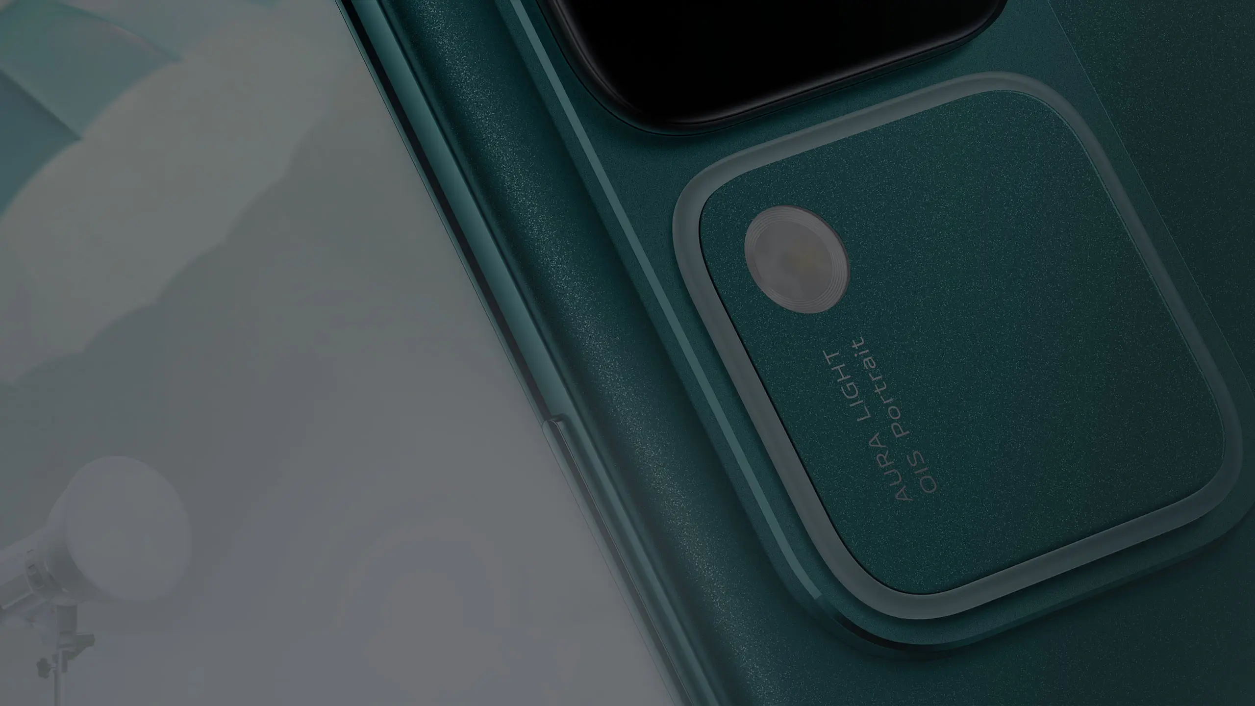 vivo V30 studiya sifati darajasidagi aura nuri portretini suratga oladi