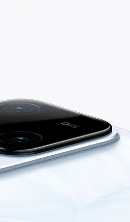 vivo V30 綻放白，採用一體式雲階設計