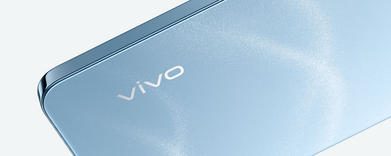 闊海藍色 vivo Y38 5G 配備金屬亮澤框架