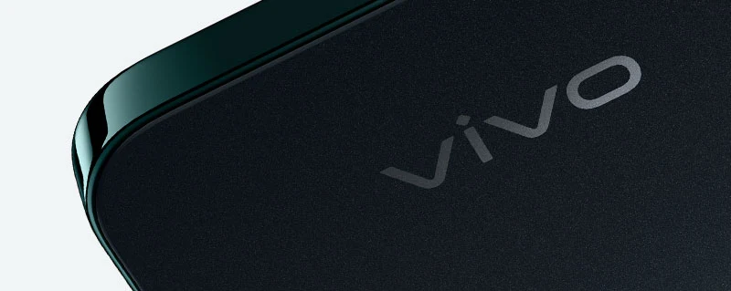 vivo Y38 5G باللون الأخضر العقيق مع إطار معدني شديد اللمعان