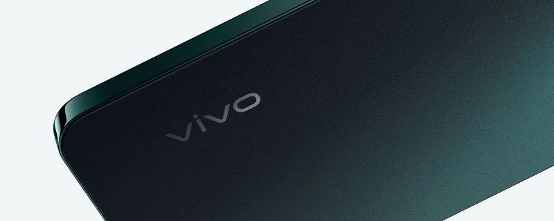 vivo Y38 5G باللون الأخضر العقيق مع إطار معدني شديد اللمعان