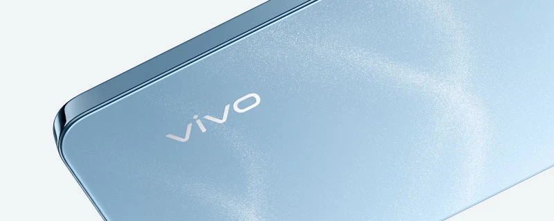 vivo Y38 5G باللون الأزرق الهادئ مع إطار معدني شديد اللمعان