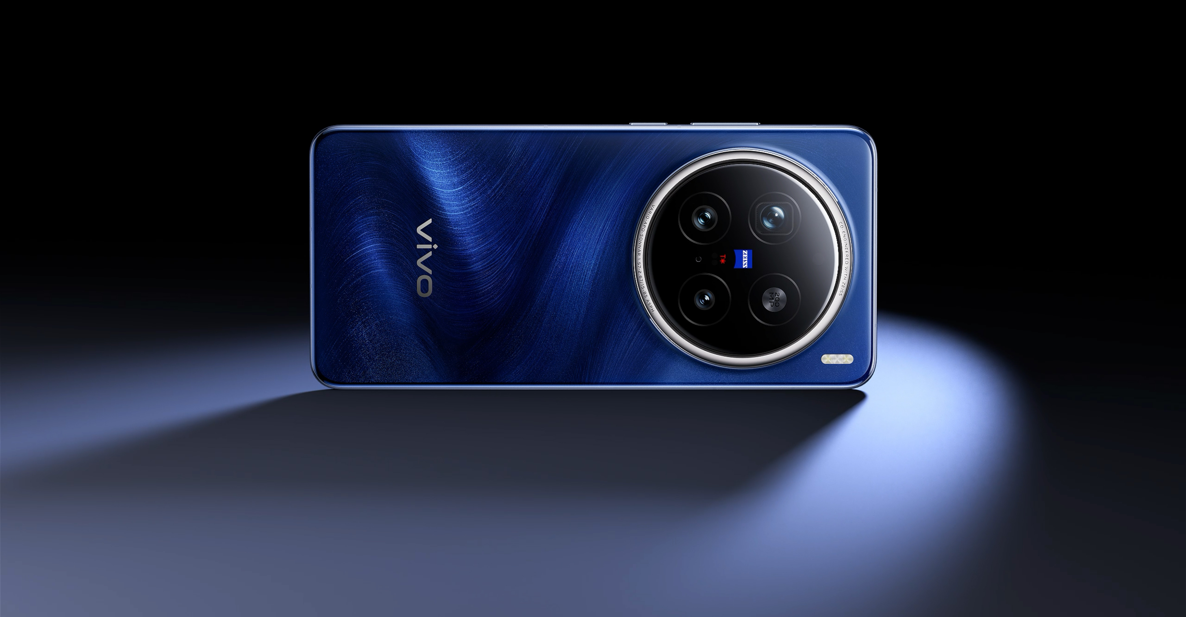 vivo X200 Pro in cobalt blue color