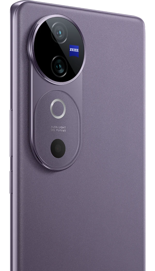 هاتف V40 من vivo مع ثلاث كاميرات رئيسية بدقة ‎50 MP