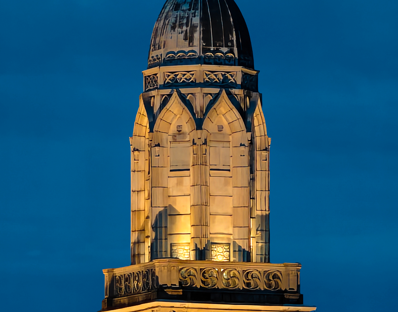 photo sample taken with vivo X Fold5 in Telephoto Nightscape mode at 20x focal length